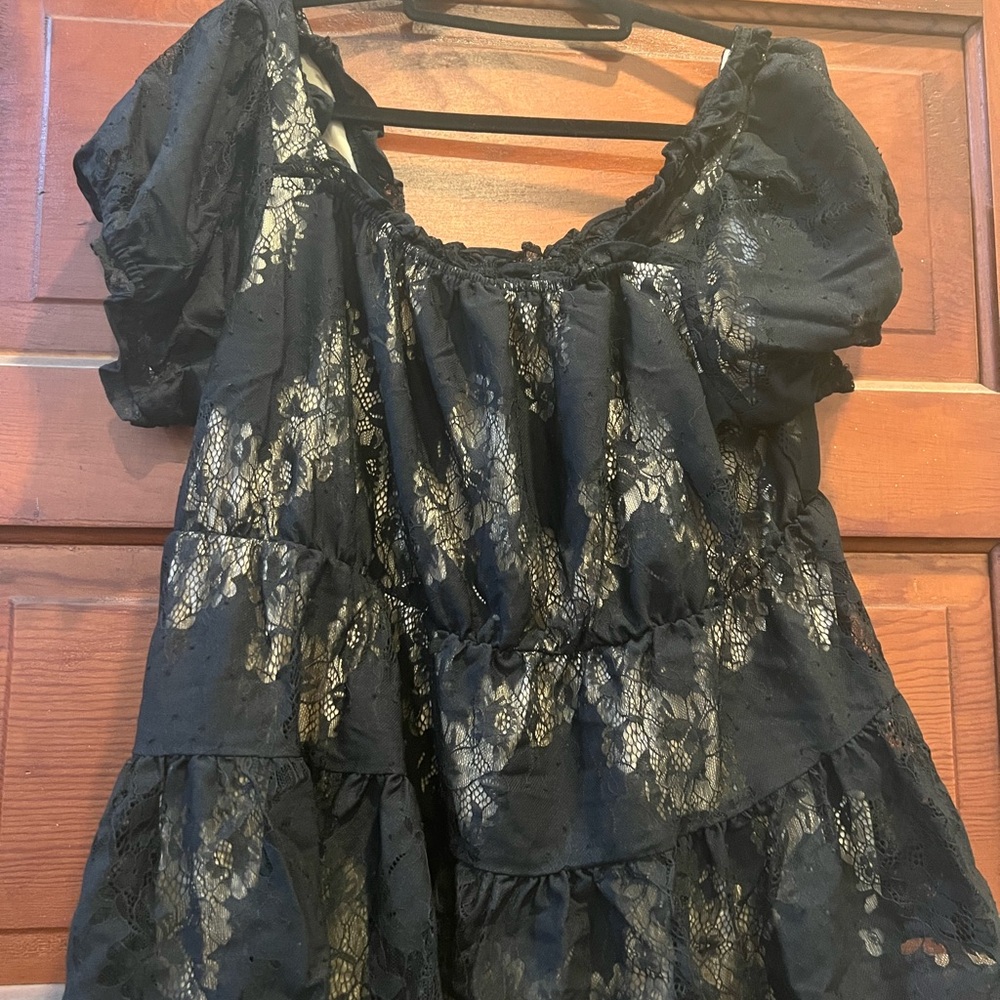 Torrid Black and Gray Puff Sleeve Ruffled Blouse